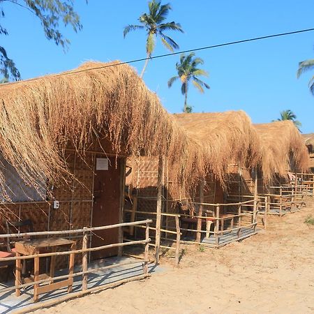 Huts On Arambol Beach 外观 照片