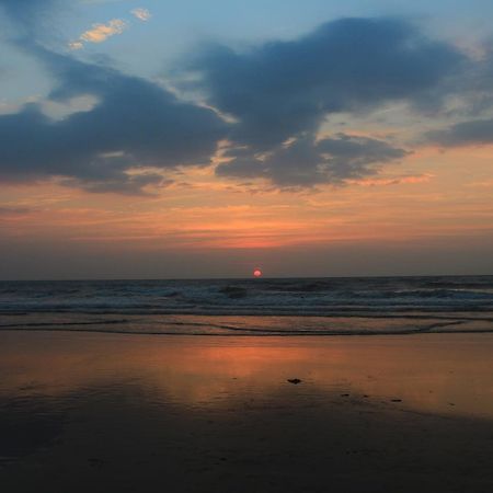 Huts On Arambol Beach 外观 照片