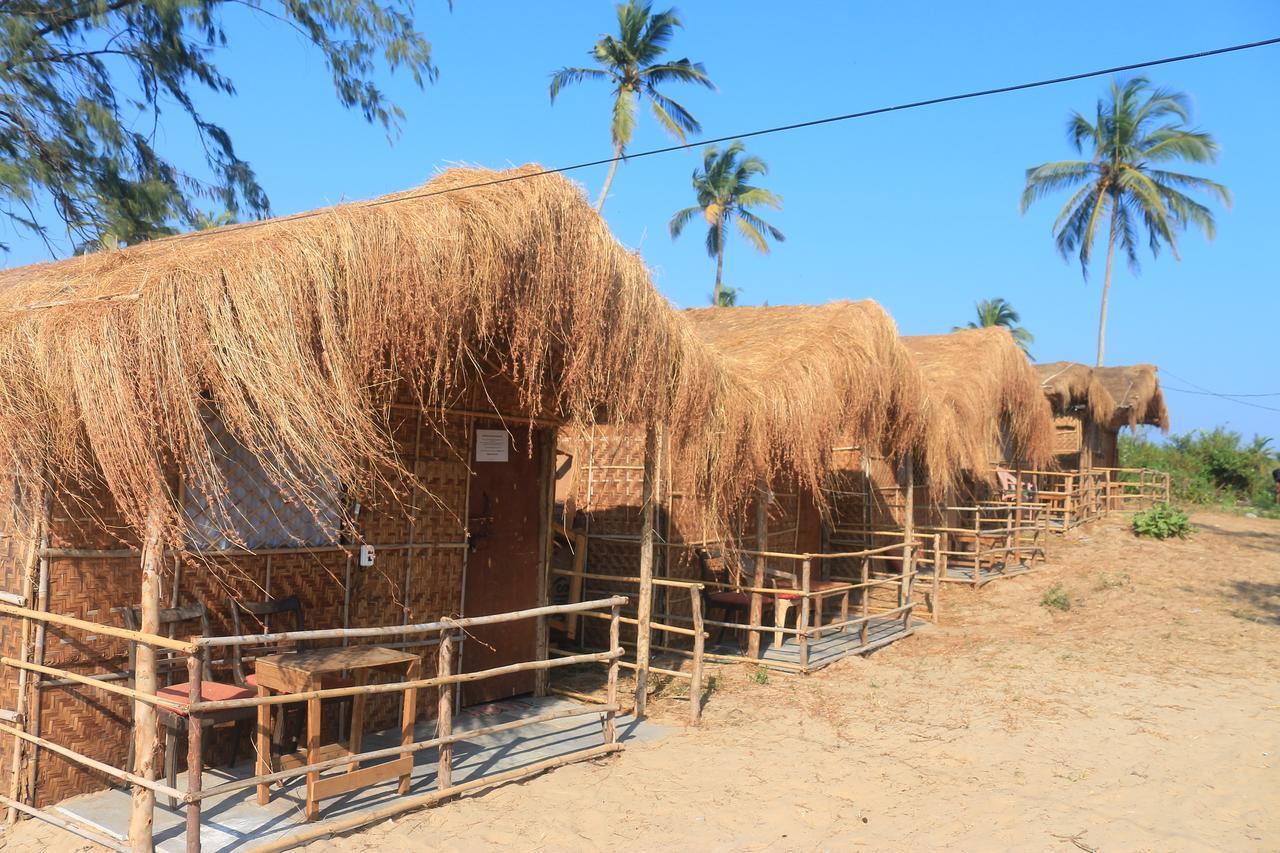 Huts On Arambol Beach 外观 照片