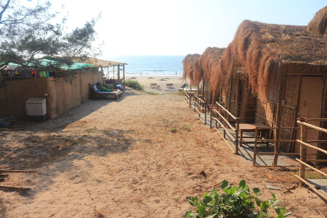 Huts On Arambol Beach 外观 照片