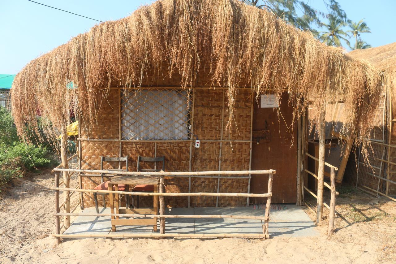 Huts On Arambol Beach 外观 照片